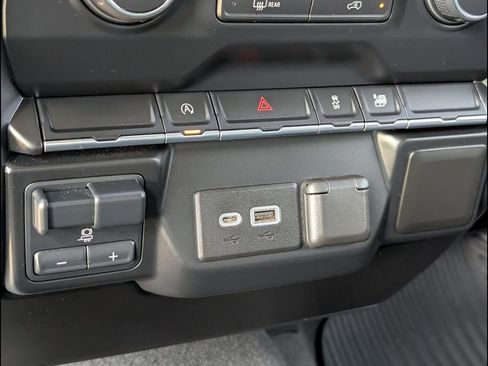 Used 2020 Chevrolet Silverado 1500 LT w/ Remote Start Package AWD/4WD image 16
