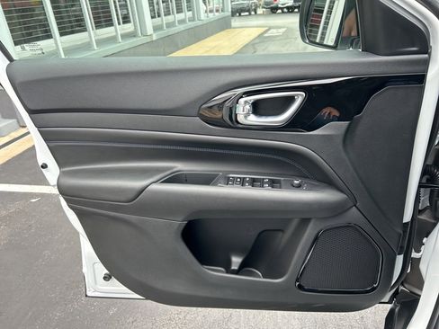 New 2026 Jeep Compass Limited image 17