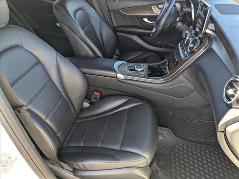 Used 2019 Mercedes-Benz GLC 300 4MATIC image 20