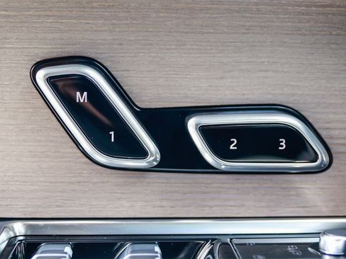 New 2026 Land Rover Range Rover SE image 23