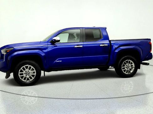 Used 2025 Toyota Tacoma Limited AWD/4WD image 8