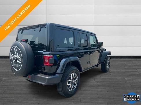 Used 2026 Jeep Wrangler Unlimited Sahara AWD/4WD image 4