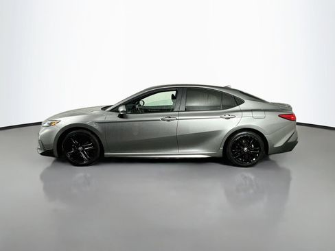 Used 2025 Toyota Camry SE FWD image 4