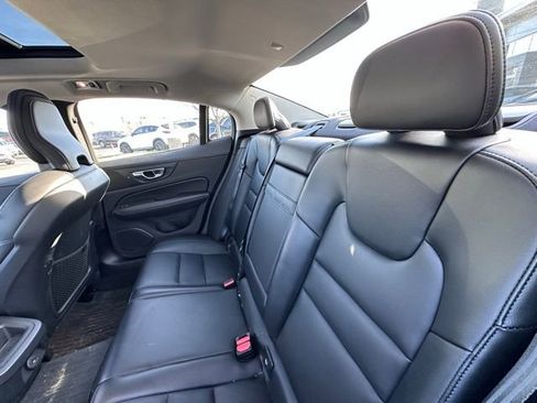Used 2021 Volvo S60 T6 Momentum w/ Advanced Package image 16