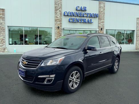 Used 2015 Chevrolet Traverse LT image 1