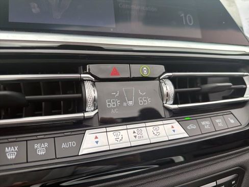 Used 2022 BMW Z4 M40i w/ Premium Package image 28