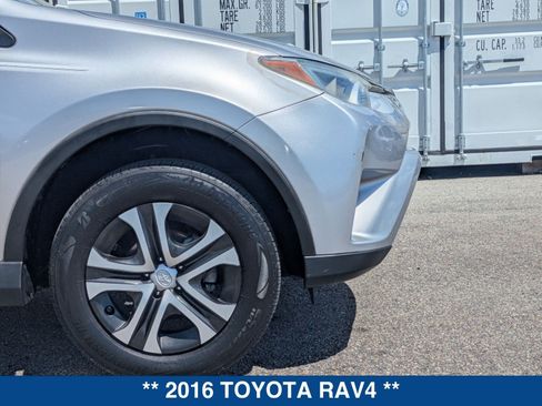 Used 2016 Toyota RAV4 LE FWD image 12