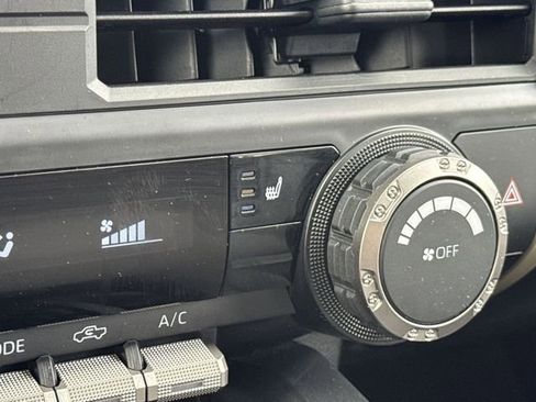 Used 2025 Toyota Tacoma TRD Off-Road AWD/4WD image 20