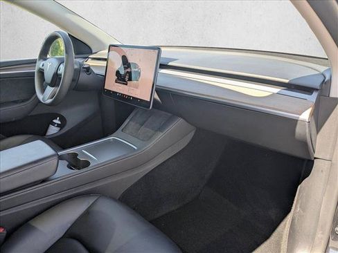Used 2024 Tesla Model Y Long Range AWD/4WD image 21