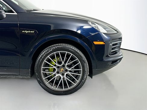 Certified 2023 Porsche Cayenne image 14