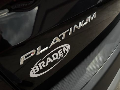 Used 2024 Ford Escape Platinum image 9