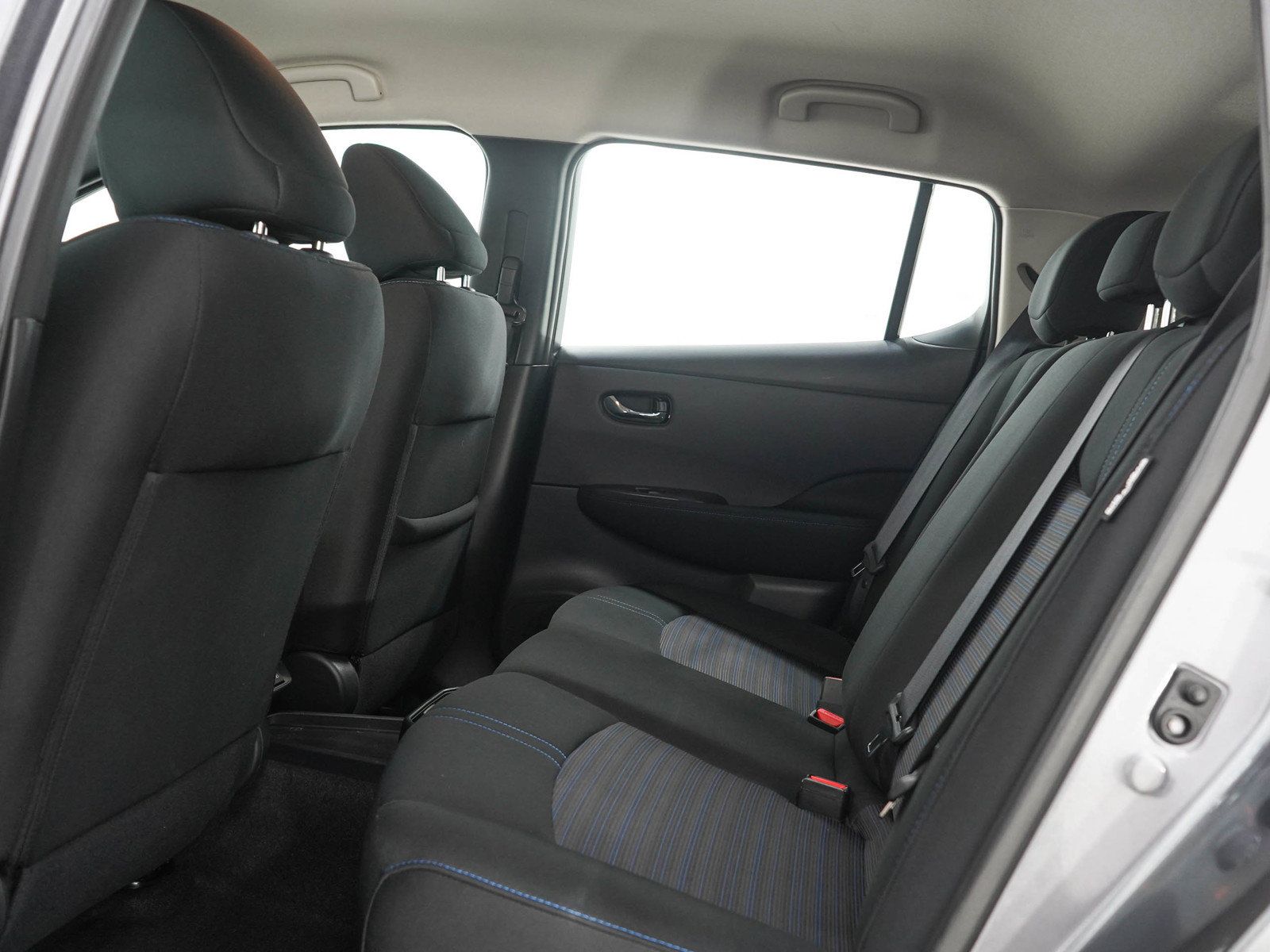 Used 2025 Nissan Leaf S FWD image 14