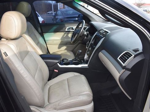 Used 2014 Ford Explorer XLT w/ Equipment Group 202A image 22