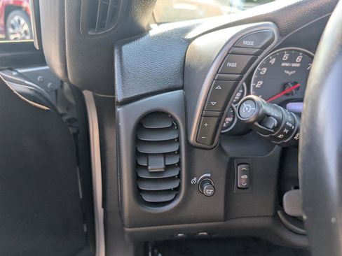 Used 2006 Chevrolet Corvette Convertible w/ Preferred Equipment Group image 20