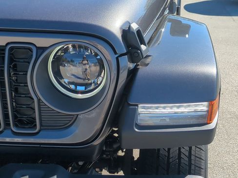 New 2026 Jeep Gladiator Sport image 10