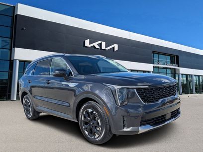 Certified 2025 Kia Sorento S w/ Panoramic Sunroof Package