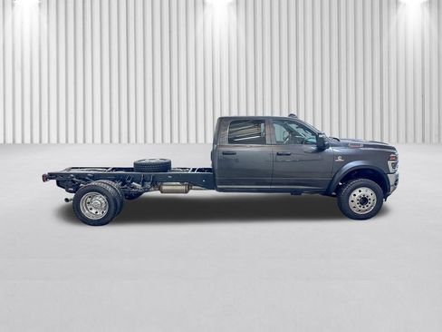 New 2026 RAM 5500 Tradesman AWD/4WD image 3