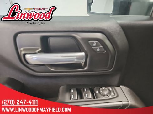 Used 2025 Chevrolet Silverado 2500 Custom w/ Custom Convenience Package image 17