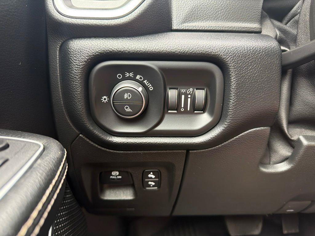 Used 2021 RAM 1500 Laramie AWD/4WD image 47