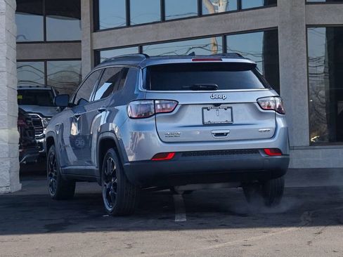 Used 2022 Jeep Compass Latitude w/ Sun and Sound Group image 4