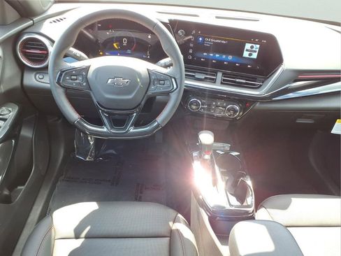 New 2026 Chevrolet Trax RS w/ Sunroof Package image 9