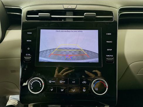 Certified 2024 Hyundai Tucson SE FWD image 13