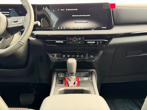 New 2026 Nissan Kicks SR w/ Cold Weather Package FWD image 24