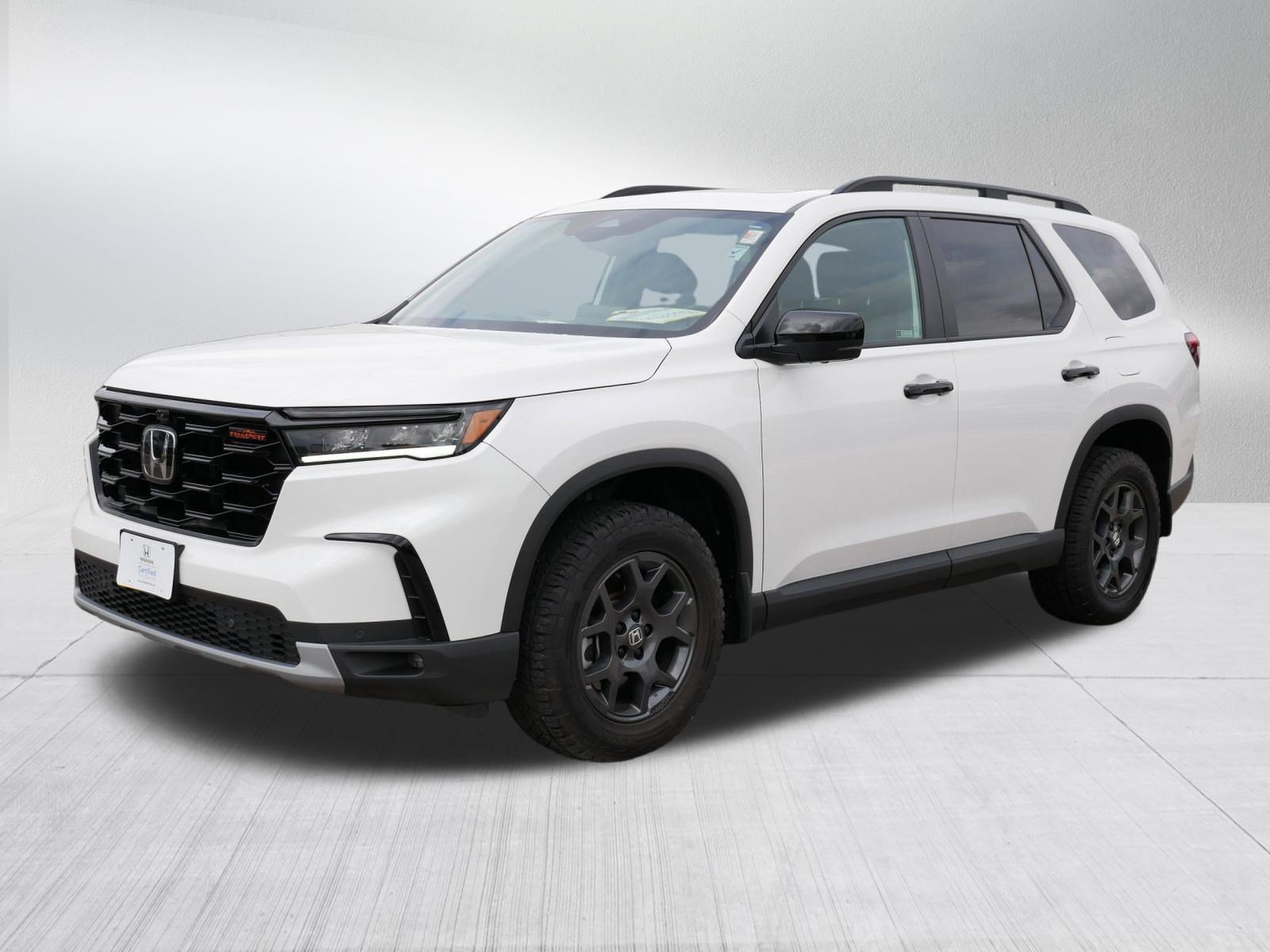 Certified 2024 Honda Pilot TrailSport image 3