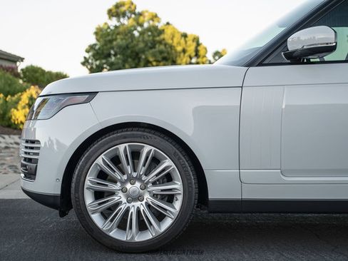 Used 2019 Land Rover Range Rover Supercharged AWD/4WD image 4