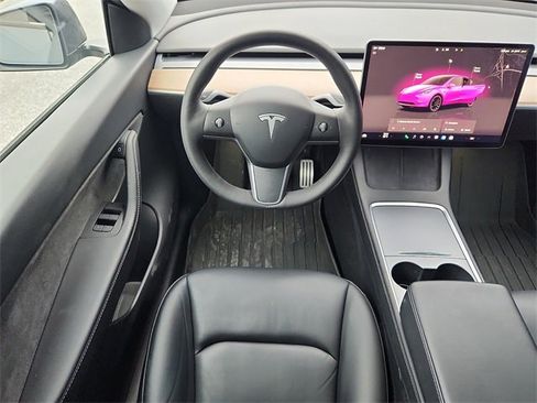 Used 2022 Tesla Model Y Performance image 11
