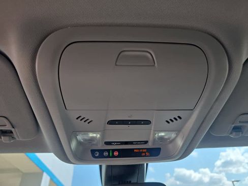 Used 2022 Chevrolet Blazer LT image 26