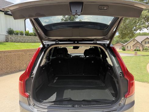 Used 2018 Volvo XC90 T6 Momentum w/ Convenience Package AWD/4WD image 19