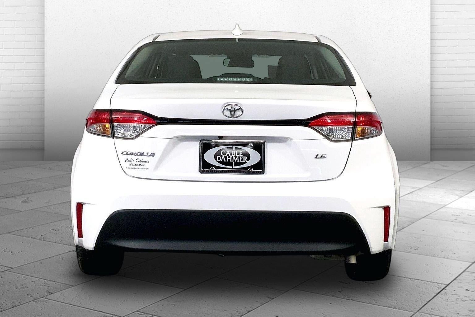 Used 2025 Toyota Corolla LE FWD image 3
