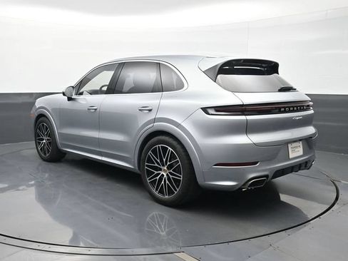 Certified 2024 Porsche Cayenne AWD/4WD image 3