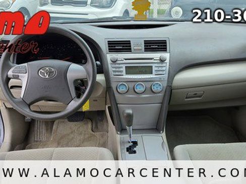 Used 2009 Toyota Camry LE FWD image 30