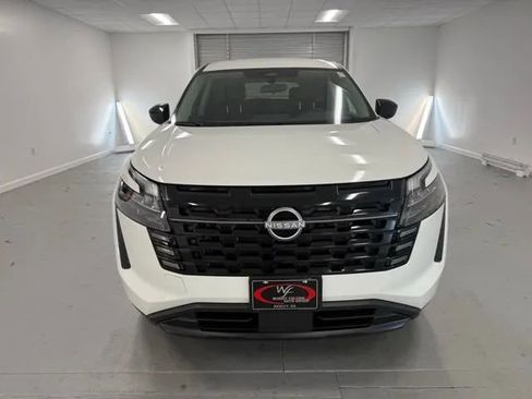 New 2026 Nissan Pathfinder S image 2