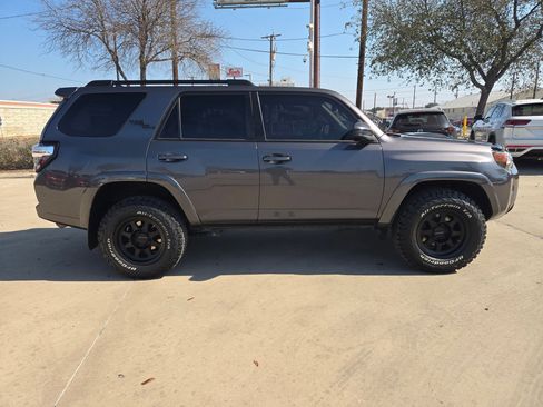 Used 2021 Toyota 4Runner TRD Off-Road image 8