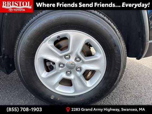 Used 2014 Jeep Grand Cherokee Laredo w/ Quick Order Package 23E AWD/4WD image 9