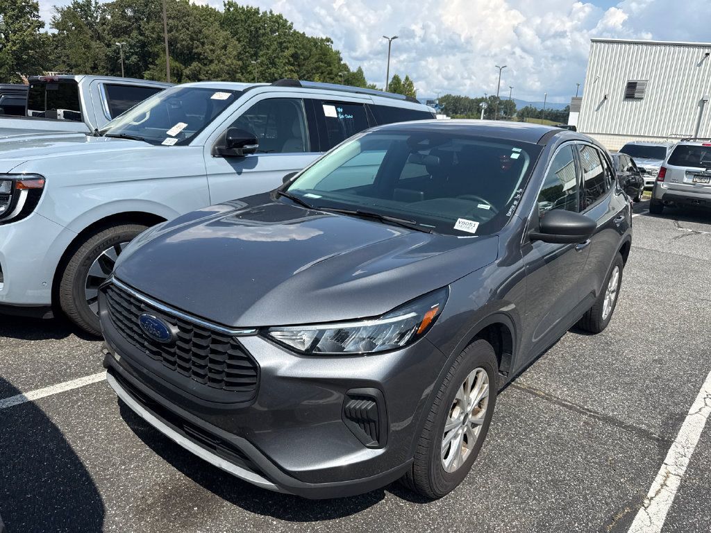 Used 2024 Ford Escape Active AWD/4WD image 17