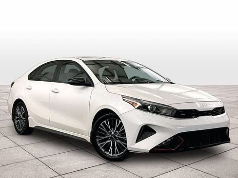 Used 2022 Kia Forte GT-Line w/ GT-Line Premium Package FWD image 2