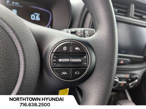 Used 2023 Kia Soul LX FWD image 22