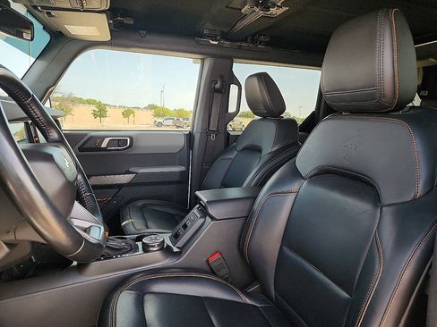 Used 2023 Ford Bronco Badlands AWD/4WD image 7