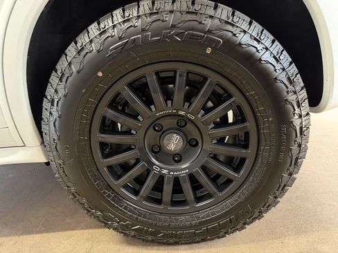 Used 2014 Porsche Cayenne Diesel AWD/4WD image 36