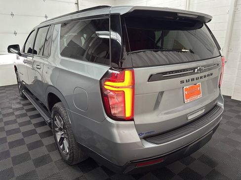 Used 2023 Chevrolet Suburban Z71 w/ Luxury Package image 7