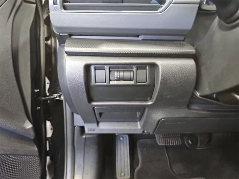 Used 2024 Subaru Crosstrek 2.0i Premium image 24