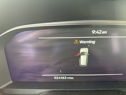 Used 2024 Mitsubishi Outlander SE image 6