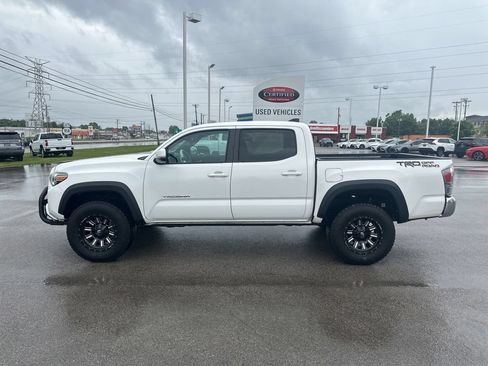 Certified 2023 Toyota Tacoma TRD Off-Road RWD image 4