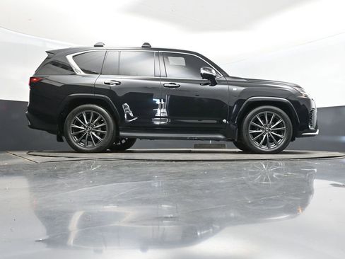 Used 2023 Lexus LX 600 F Sport image 43