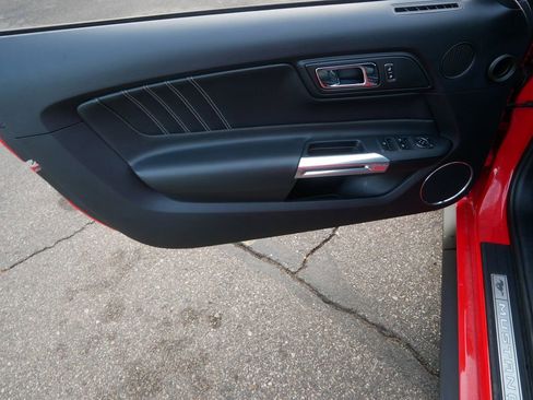 Used 2015 Ford Mustang Premium image 11