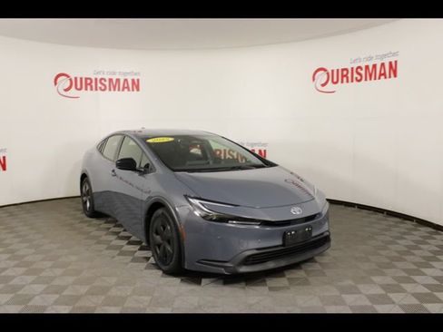 Used 2025 Toyota Prius LE FWD image 10